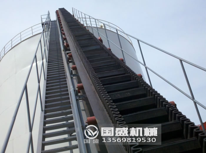 裙邊皮帶機(jī)圖片 裙邊皮帶機(jī)圖片