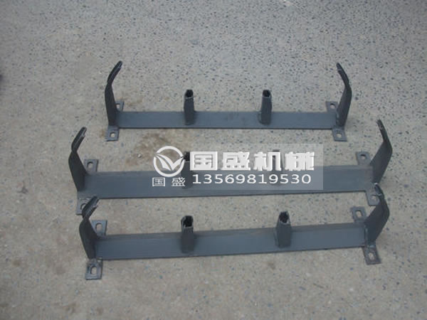 皮帶輸送機托輥支架規(guī)格 皮帶輸送機托輥支架規(guī)格